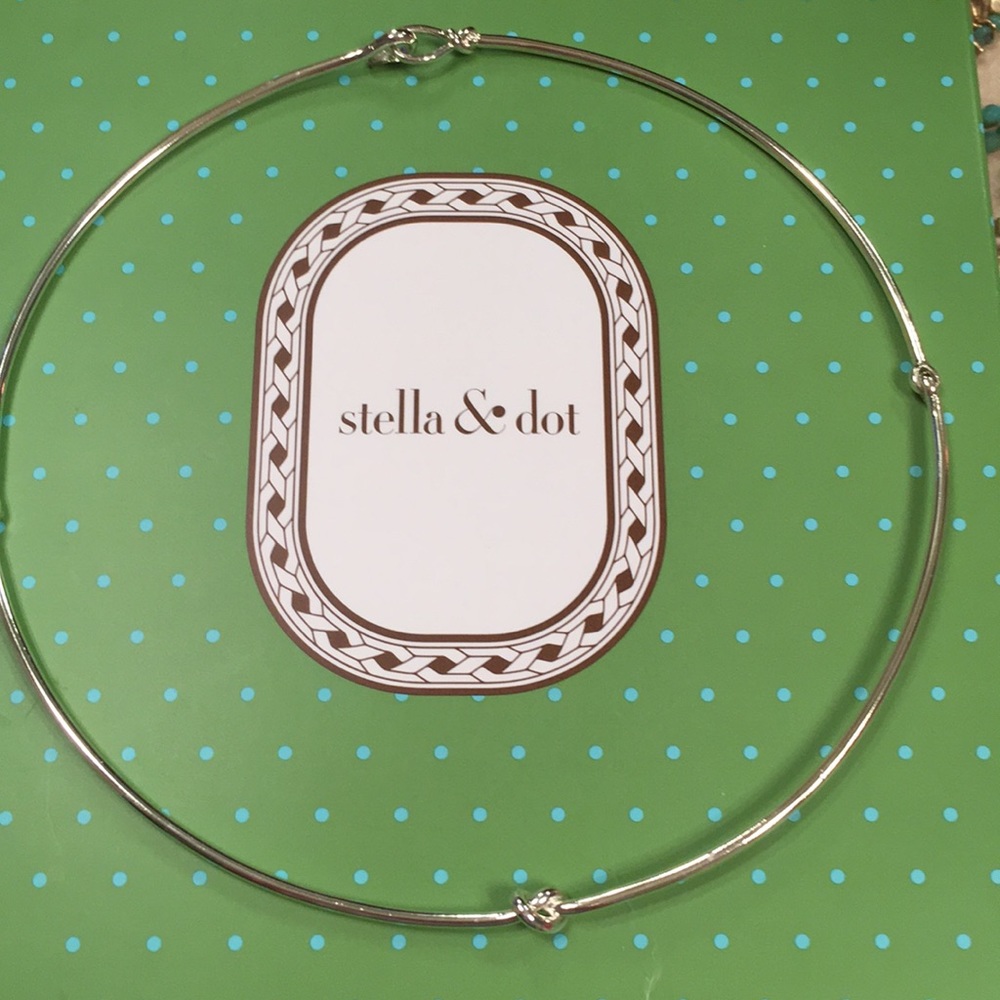 Stella & Dot Simple Knot Collar necklace